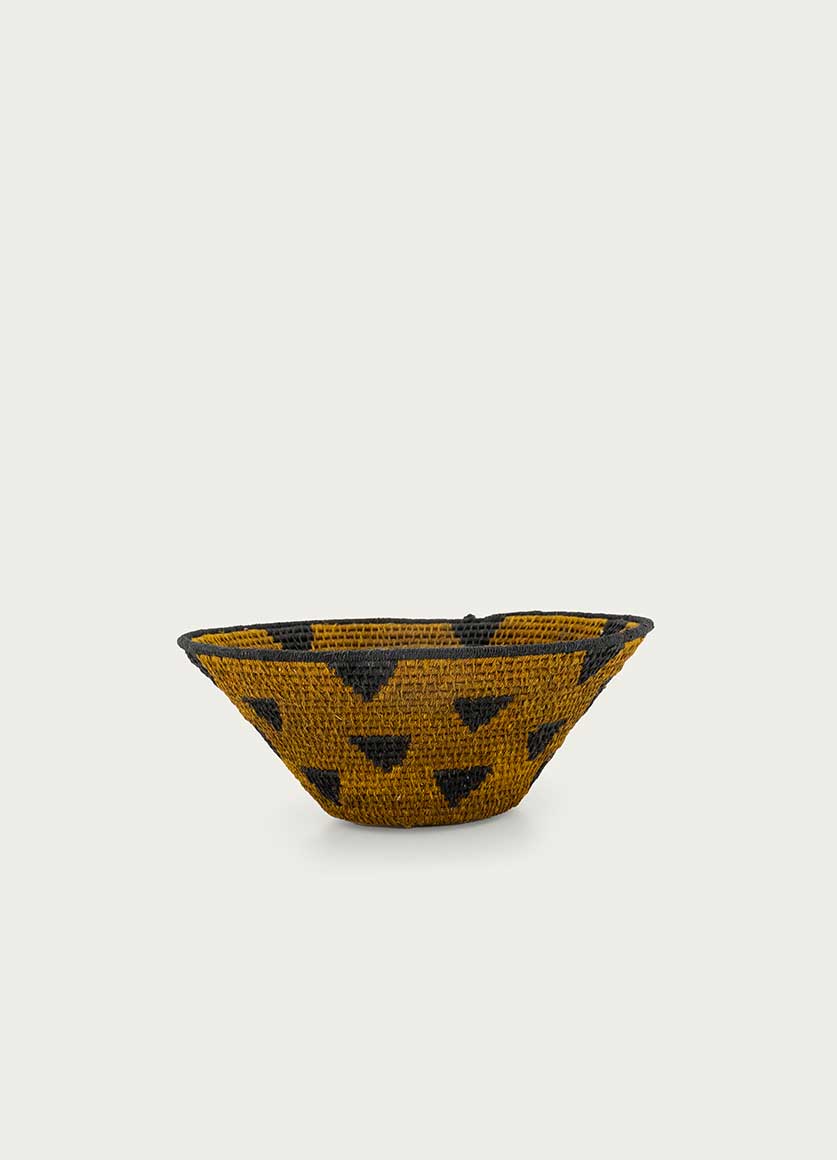 LITTLE TRIANGLES BASKETS  IN COLOURS GINGER AND BLACK MEDIUM
